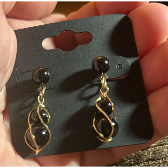 Black Pearl Prisoned Earrings - Picture 5 of 5